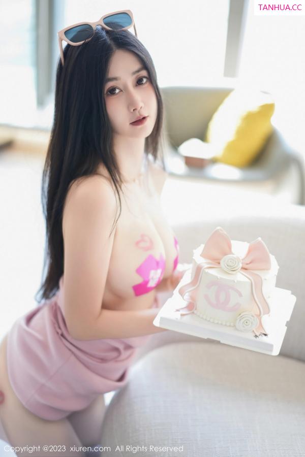 laura阿姣  [XiuRen]高清写真图 2023.10.19 No.7533 laura阿姣 丝袜美腿第30张图片